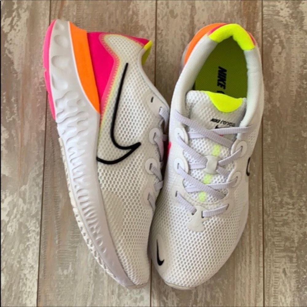 NWT Nike renew run white shoes - Picture 4 of 7